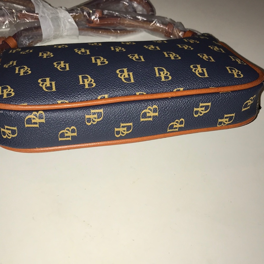 NWT DOONEY & BOURKE CROSSBODY - Picture 6 of 8
